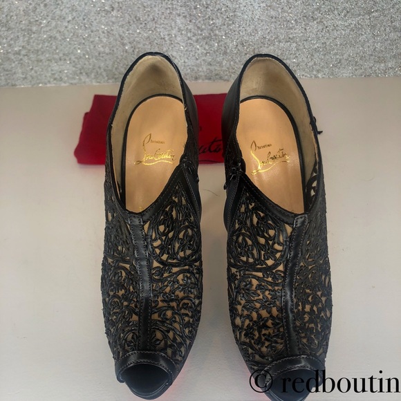 👠SOLD👠 Louboutin Pampas laser cut booties - Picture 4 of 8